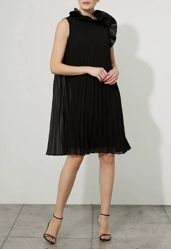 textured dressPleated A-Line Dress In Black