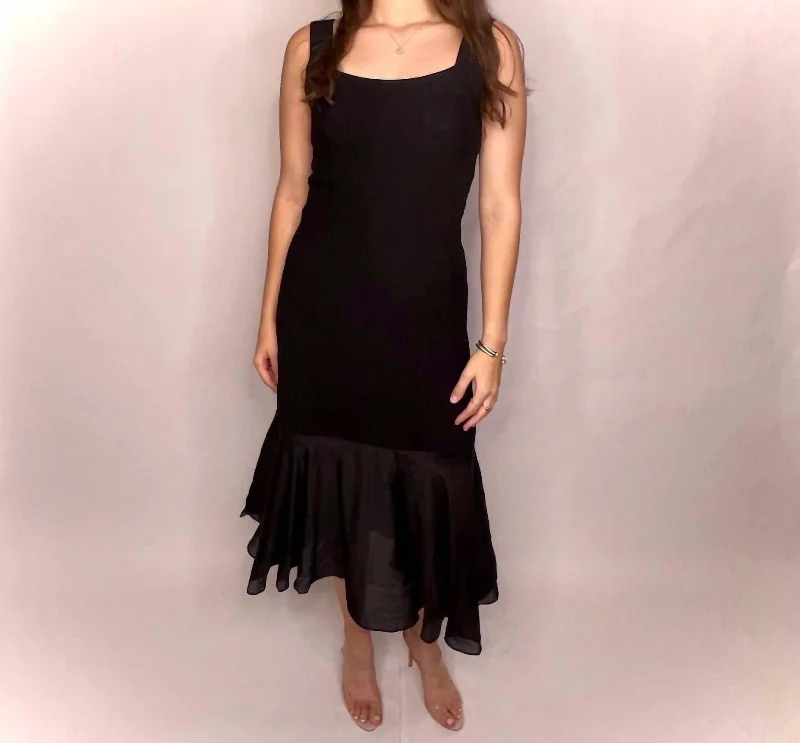 flowy dressSela Dress In Black